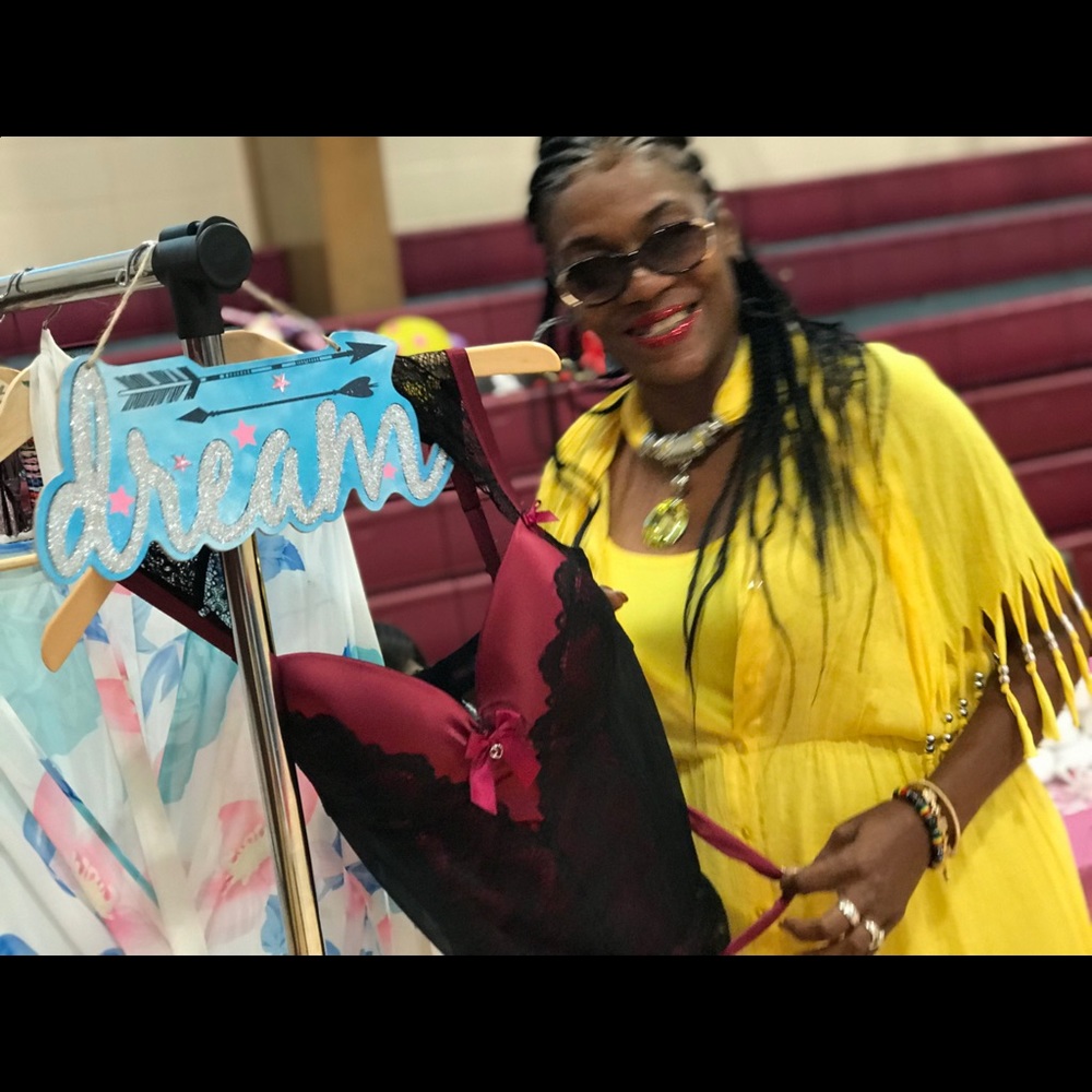 Meet your Posher, Renee